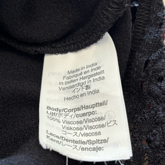 🎻 J. Crew Point Sur Black Ruffled Blouse with Lace Details - size 6​​ - Picture 9 of 9